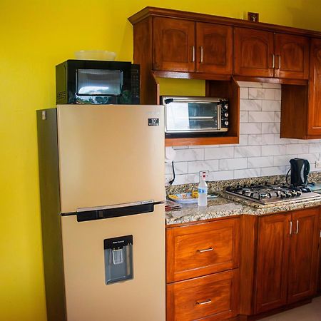 Cozy Modern Upstairs 2 Bed A/C Apt Near 2 Everything Saint Philip Kültér fotó