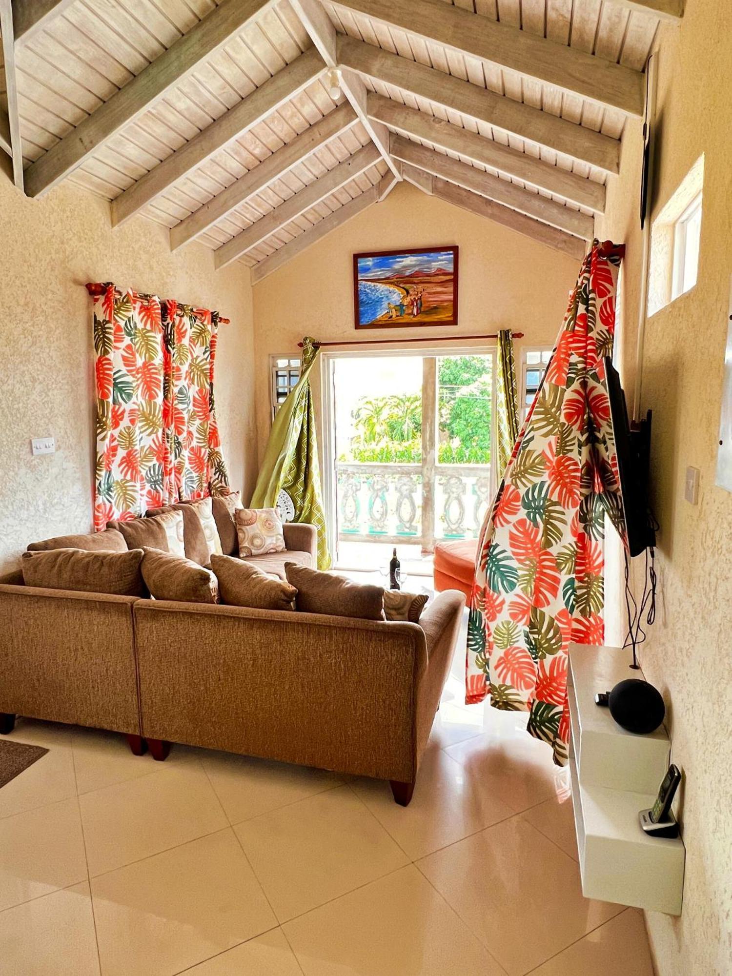 Cozy Modern Upstairs 2 Bed A/C Apt Near 2 Everything Saint Philip Kültér fotó
