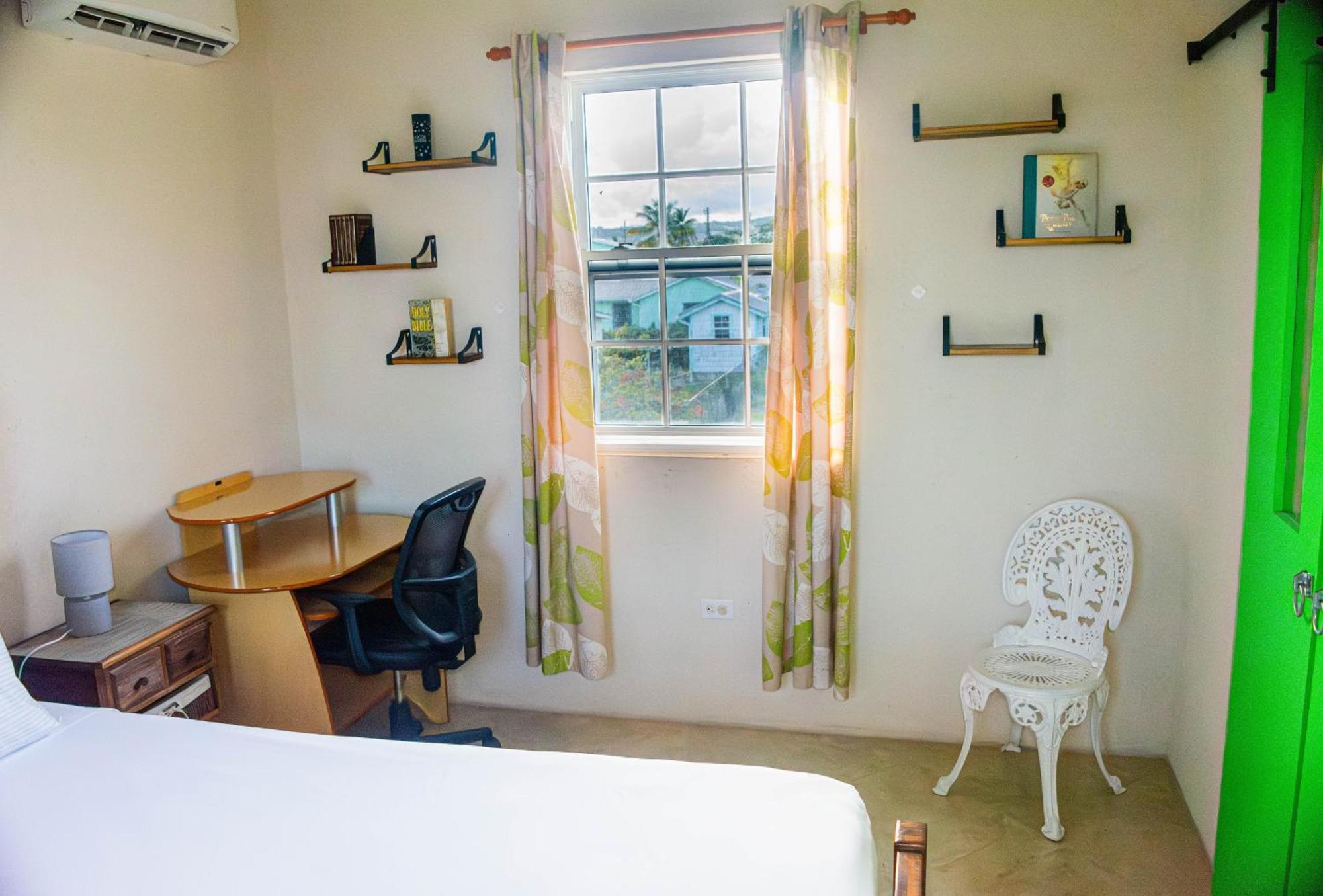 Cozy Modern Upstairs 2 Bed A/C Apt Near 2 Everything Saint Philip Kültér fotó